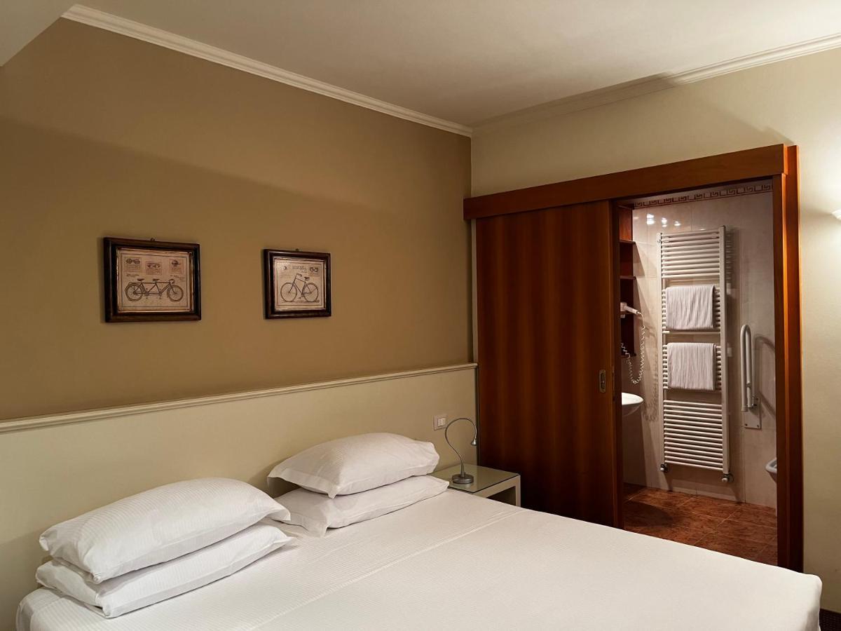 Hotel Canon D'Oro Конельяно Экстерьер фото